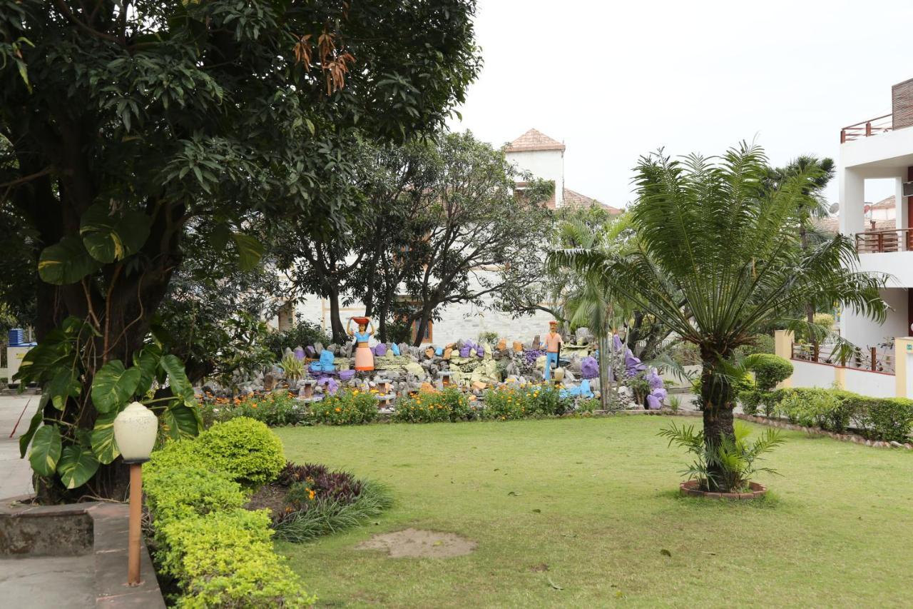 The See Some Bed and Breakfast Rishīkesh Esterno foto